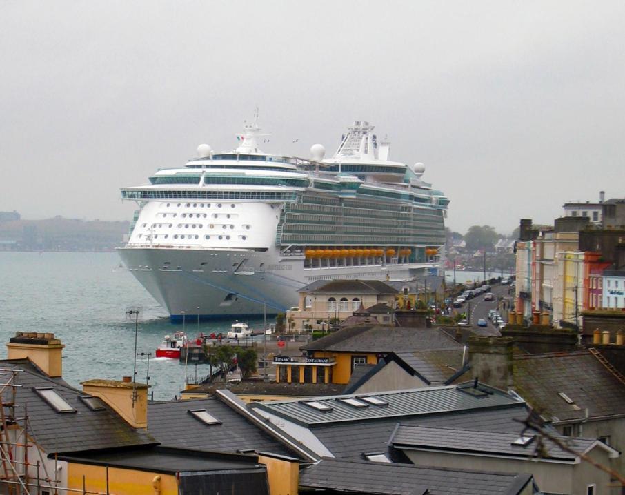 Watersedge Hotel Cobh Dış mekan fotoğraf