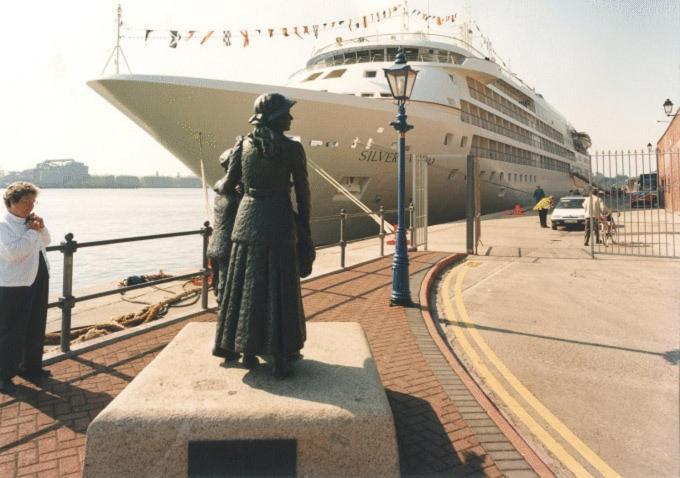 Watersedge Hotel Cobh Dış mekan fotoğraf