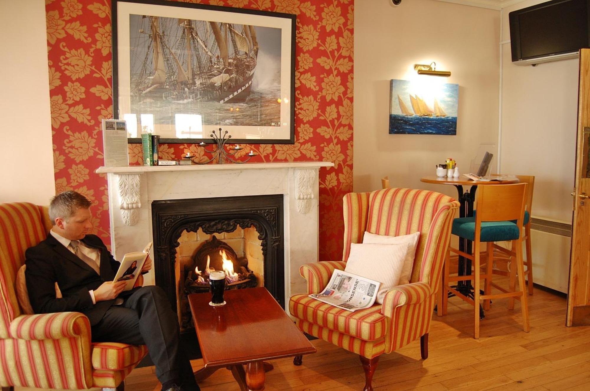 Watersedge Hotel Cobh Dış mekan fotoğraf