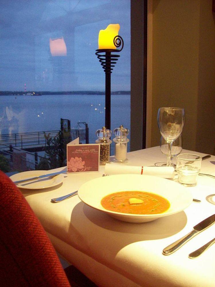 Watersedge Hotel Cobh Dış mekan fotoğraf