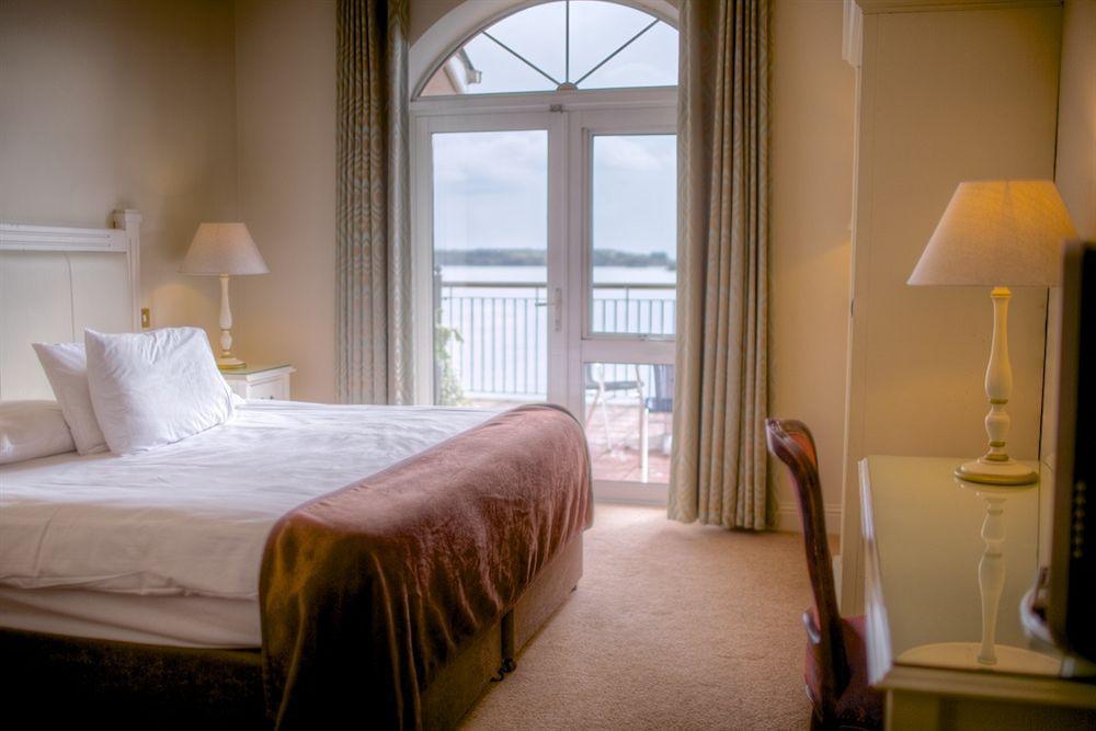 Watersedge Hotel Cobh Dış mekan fotoğraf