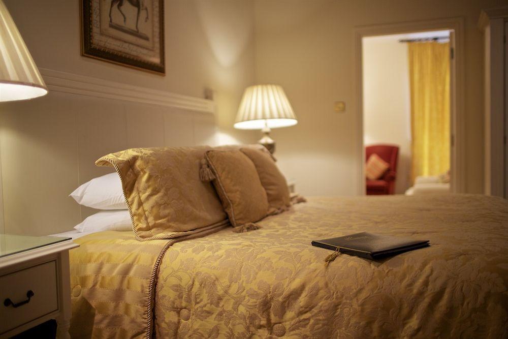 Watersedge Hotel Cobh Dış mekan fotoğraf