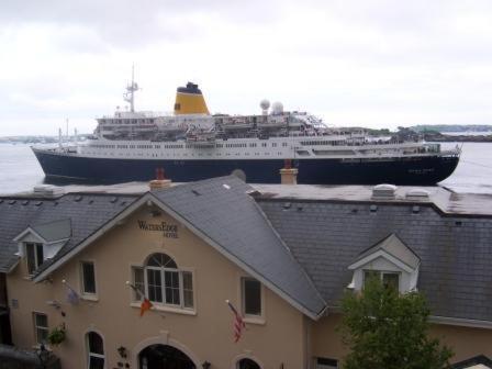Watersedge Hotel Cobh Dış mekan fotoğraf